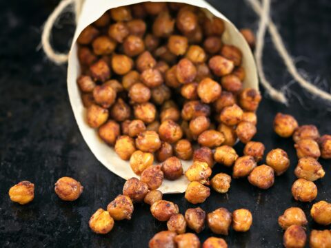 spiced roasted chickpeas - pungent flavor TCM snack